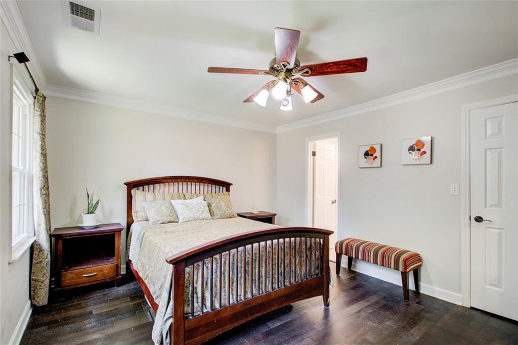 1105 CLAIREMONT Avenue Unit J
