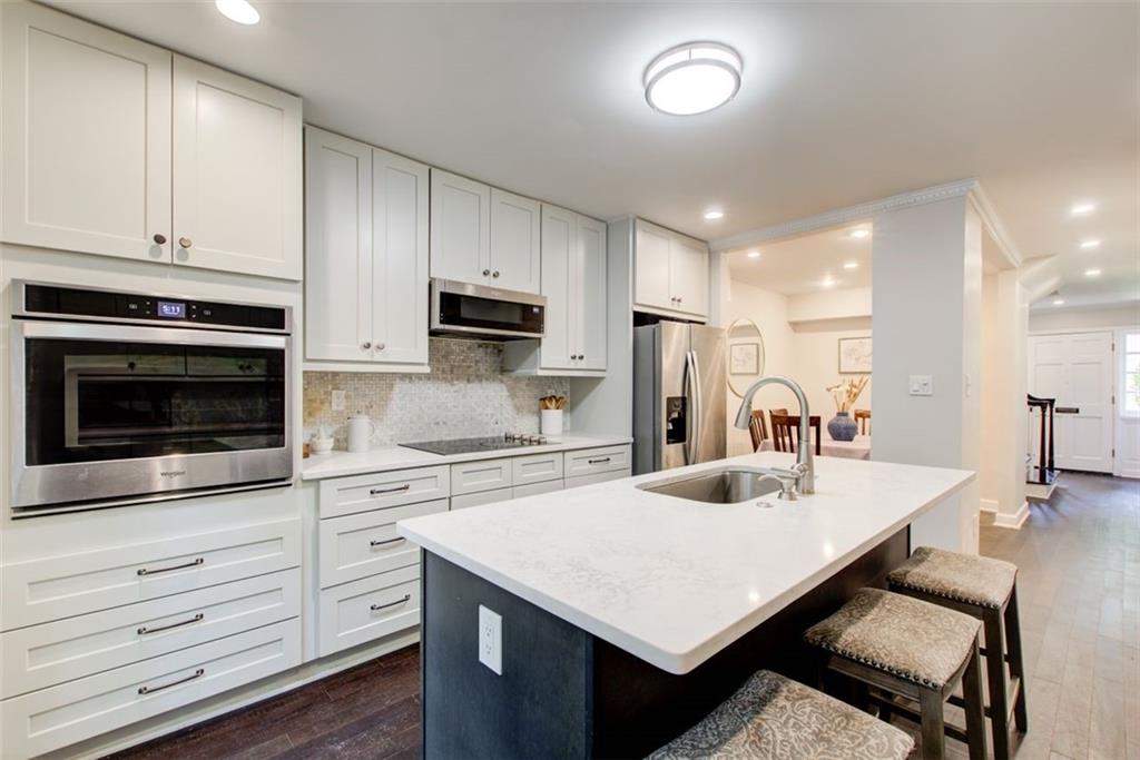 1105 CLAIREMONT Avenue Unit J
