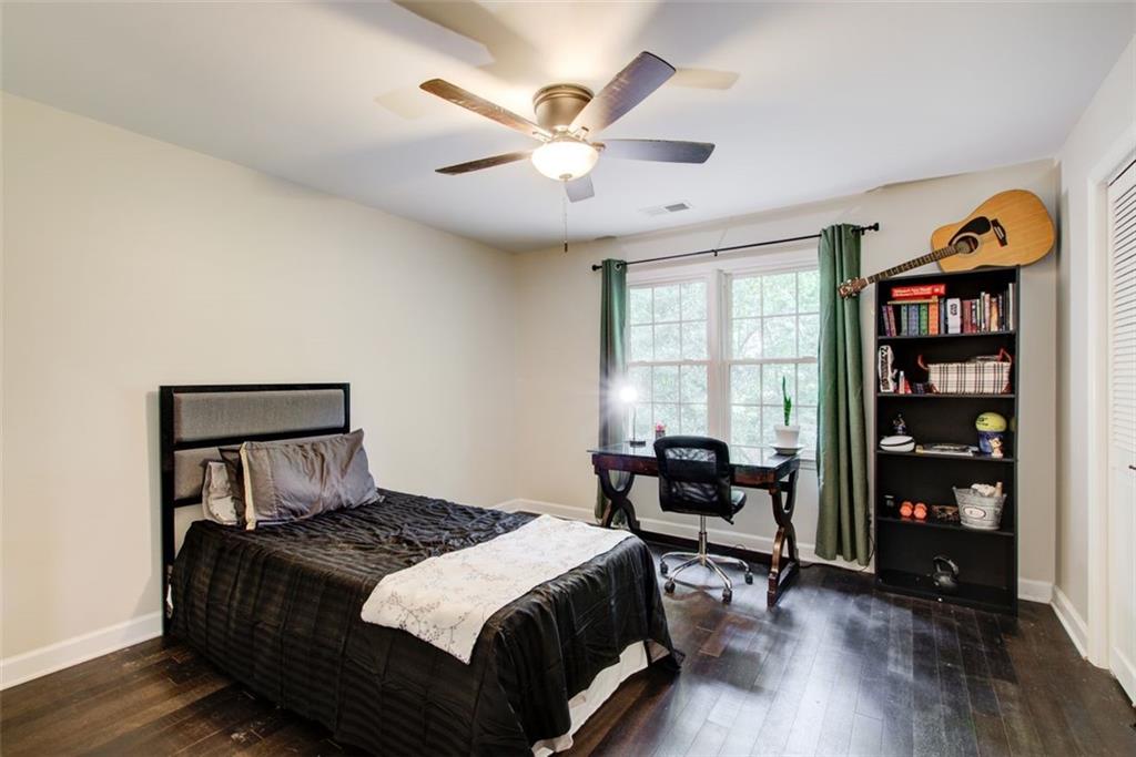 1105 CLAIREMONT Avenue Unit J