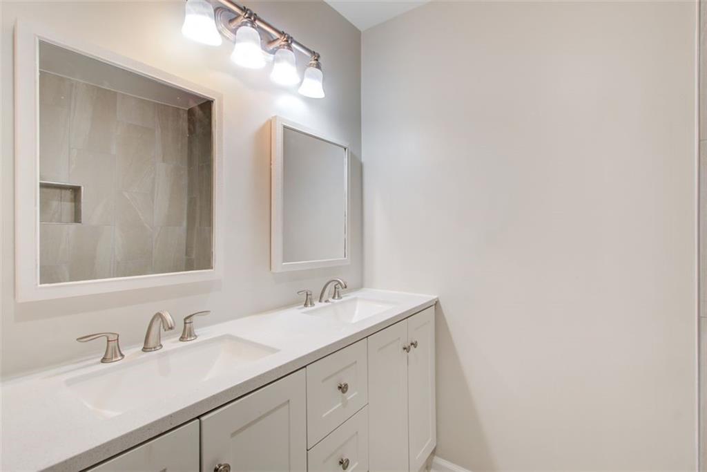 1105 CLAIREMONT Avenue Unit J