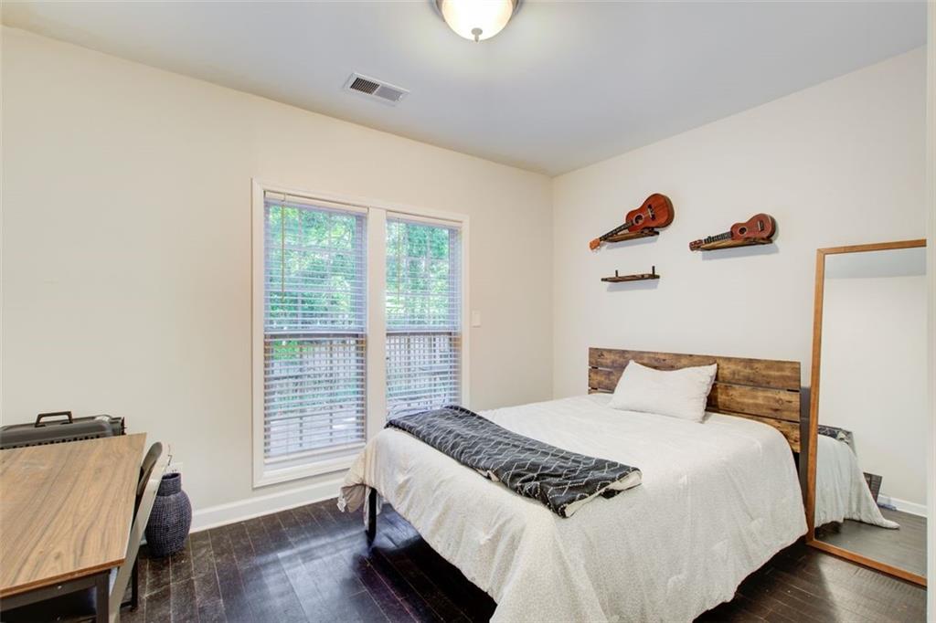 1105 CLAIREMONT Avenue Unit J