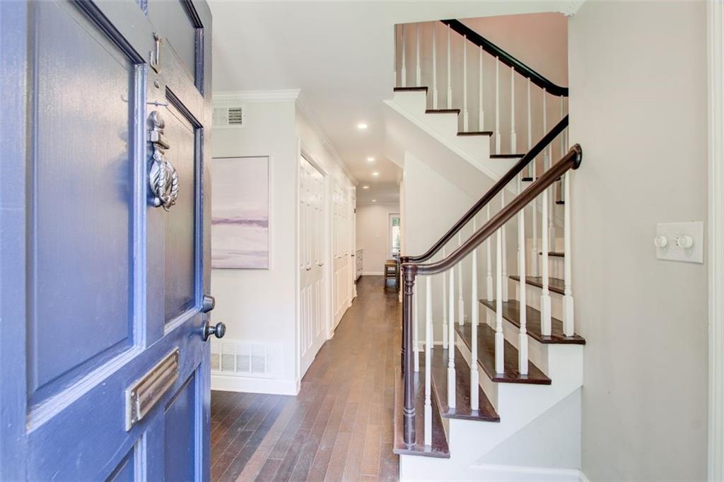 1105 CLAIREMONT Avenue Unit J