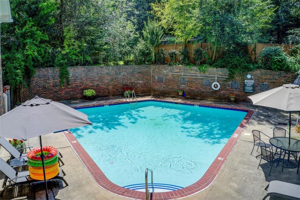 1105 CLAIREMONT Avenue Unit J
