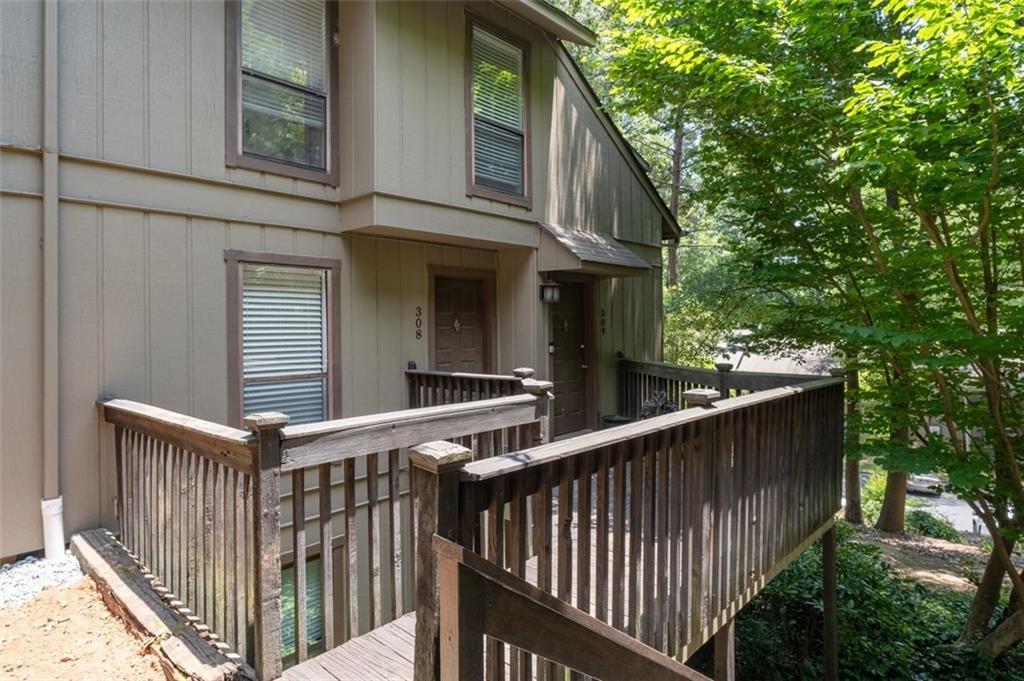 308 CUMBERLAND Court SE