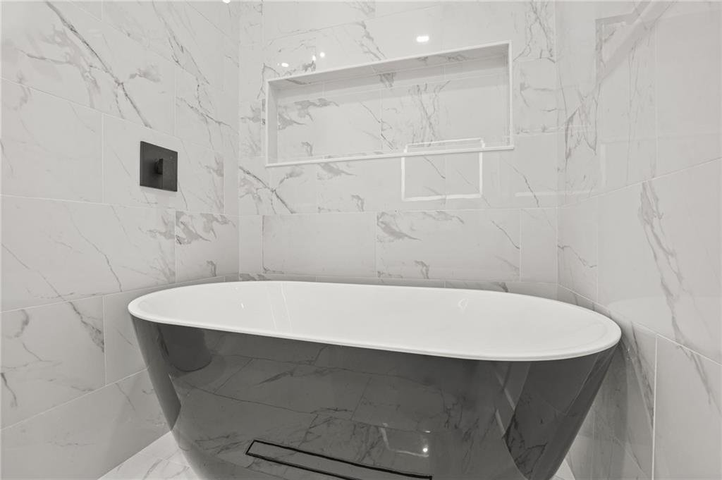 935 PELHAM Street NW