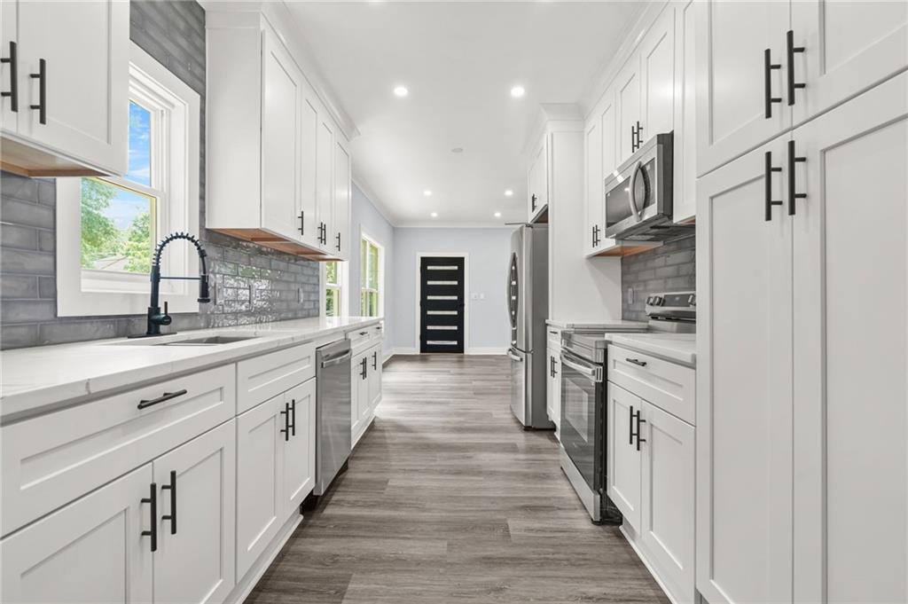 935 PELHAM Street NW