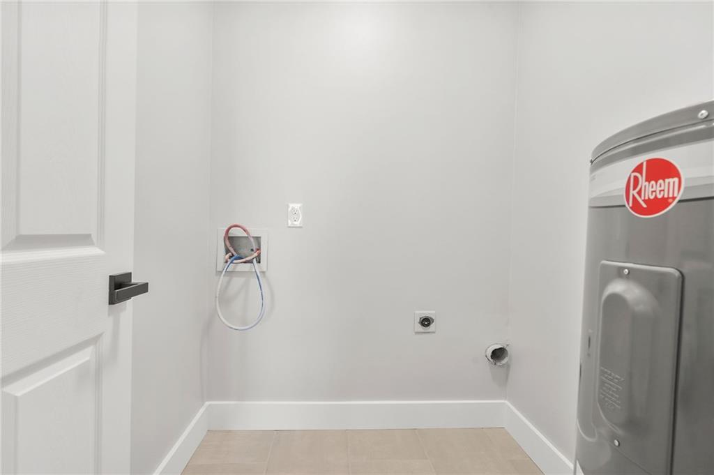 556 PAINES Avenue NW