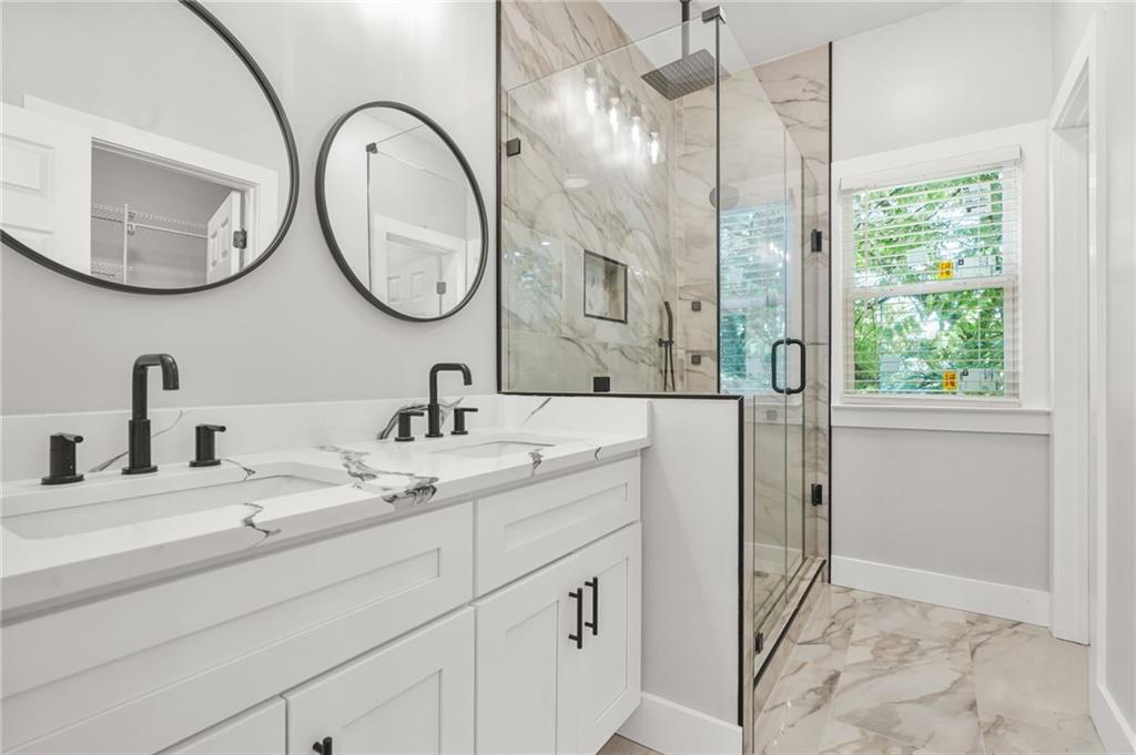 556 PAINES Avenue NW