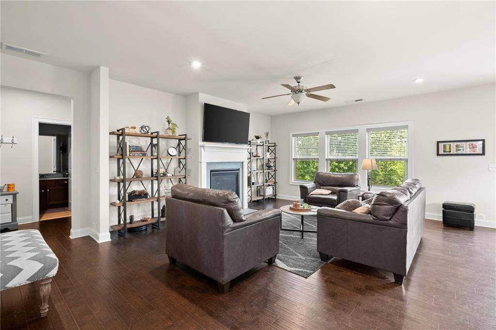 4 RIDGEMONT Way SE
