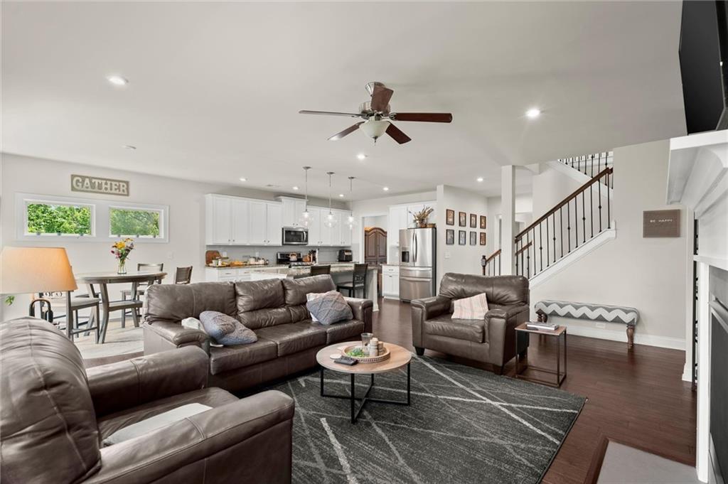 4 RIDGEMONT Way SE