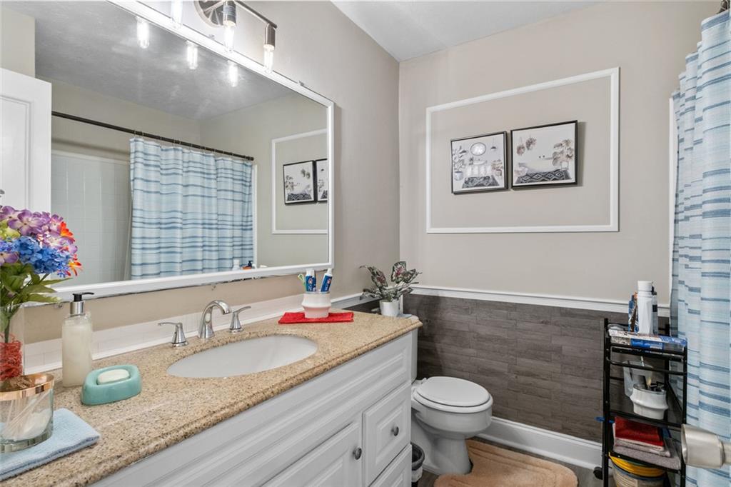 999 Chestnut Oak Court