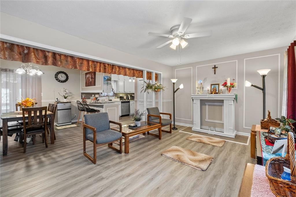 999 Chestnut Oak Court
