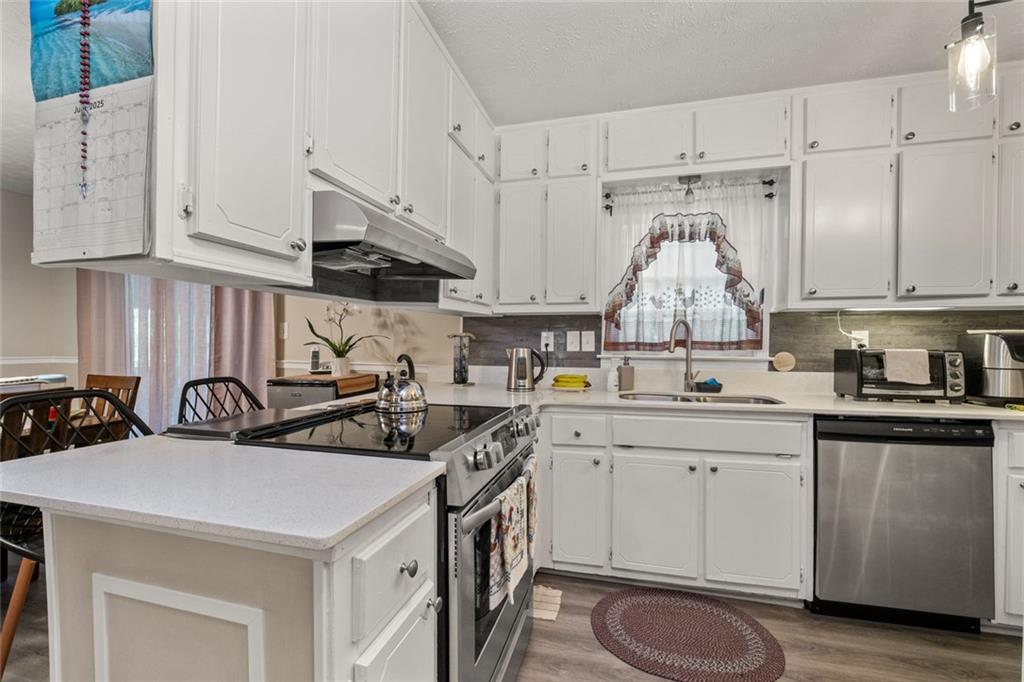 999 Chestnut Oak Court