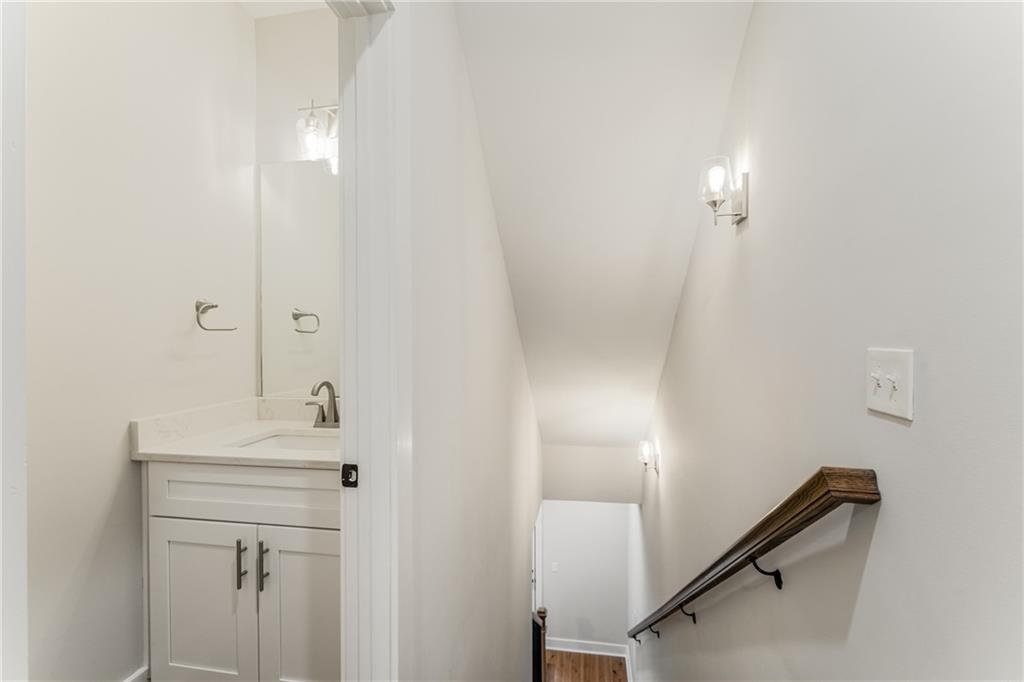 370 THRASHER Street Unit 2