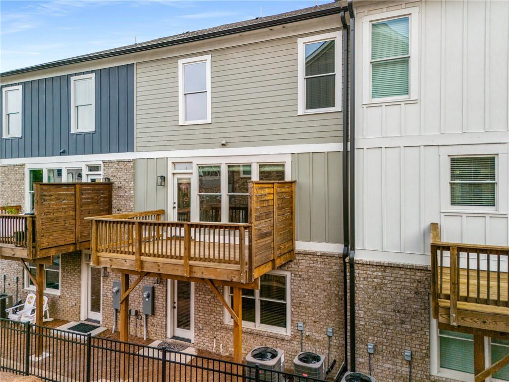 370 THRASHER Street Unit 2