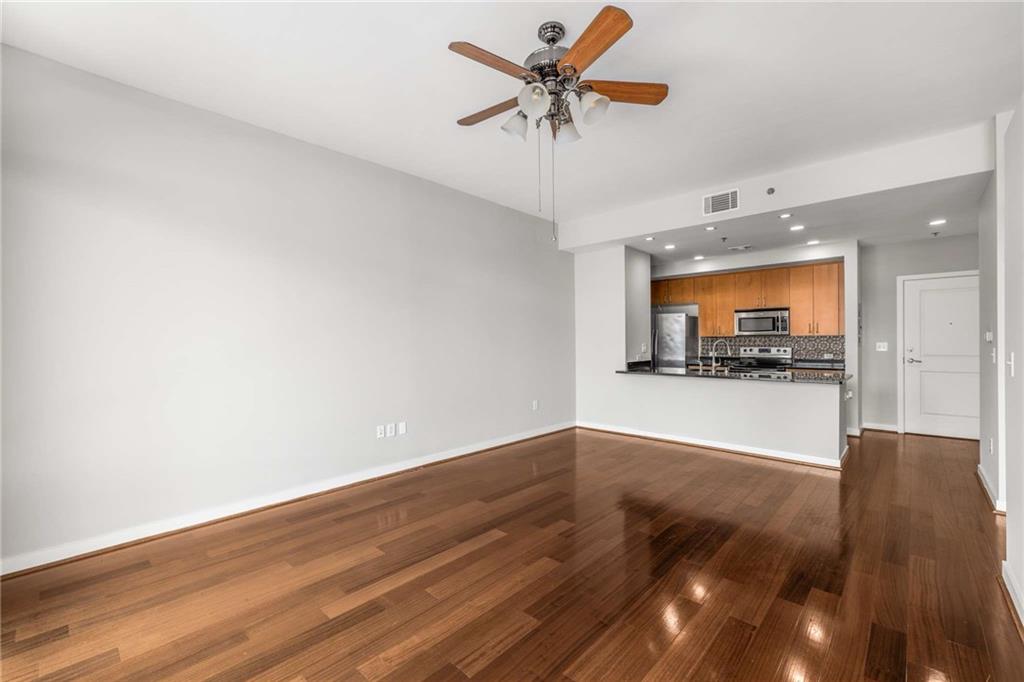 565 Peachtree Street NE Unit 1206