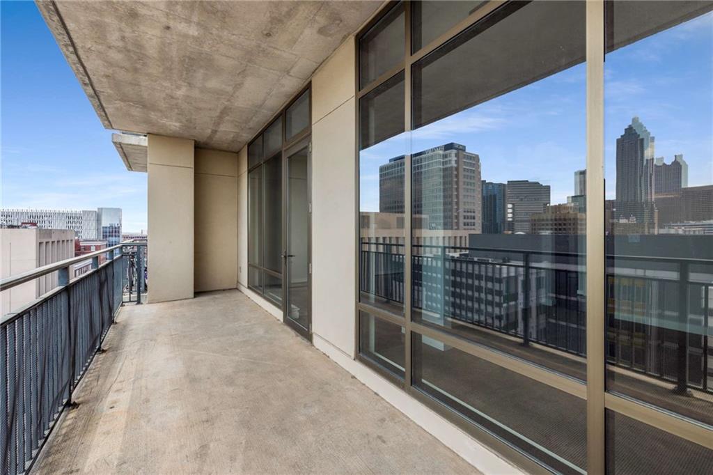 565 Peachtree Street NE Unit 1206