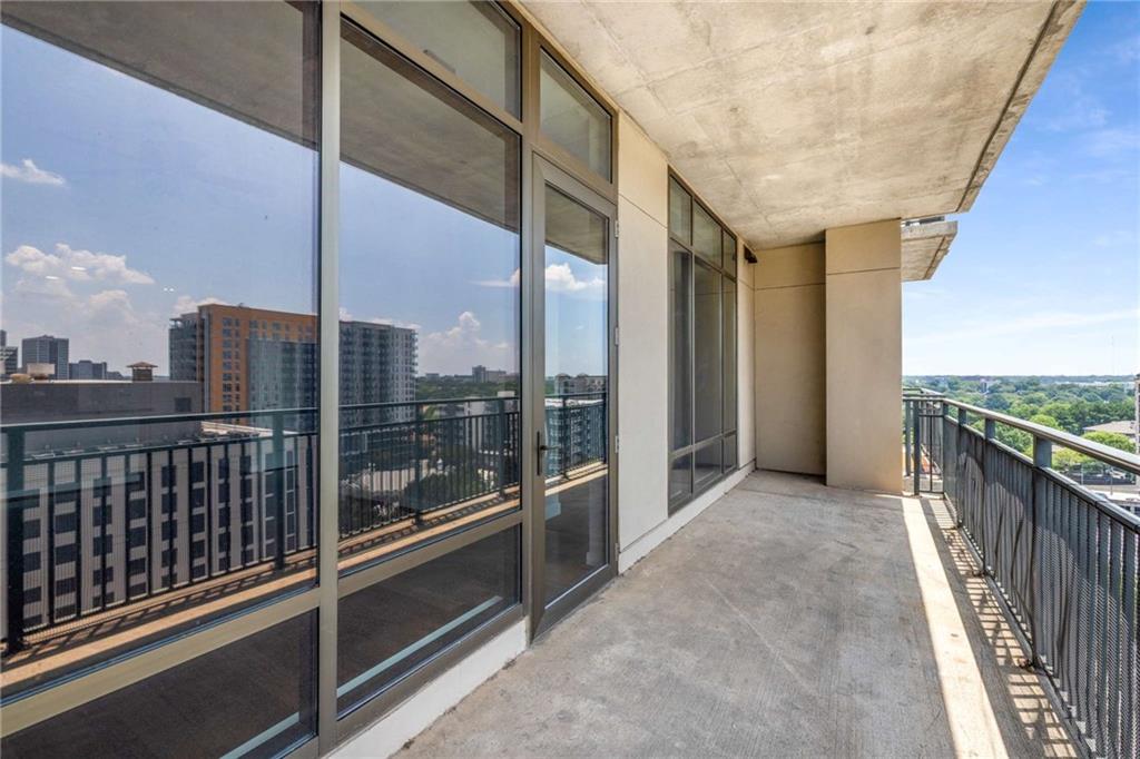 565 Peachtree Street NE Unit 1206