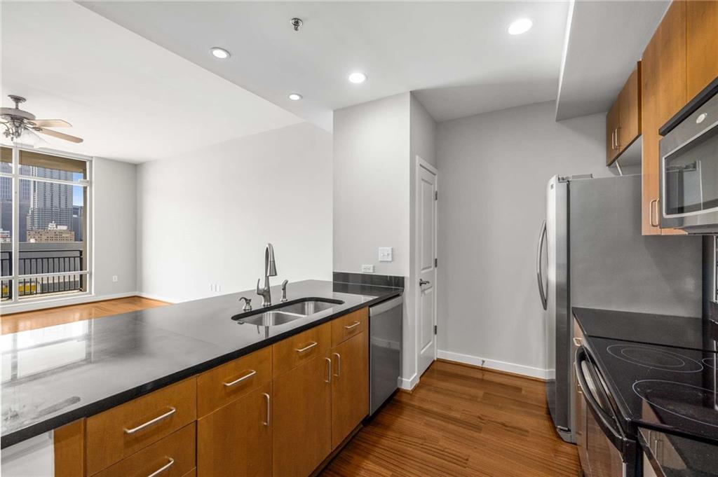 565 Peachtree Street NE Unit 1206