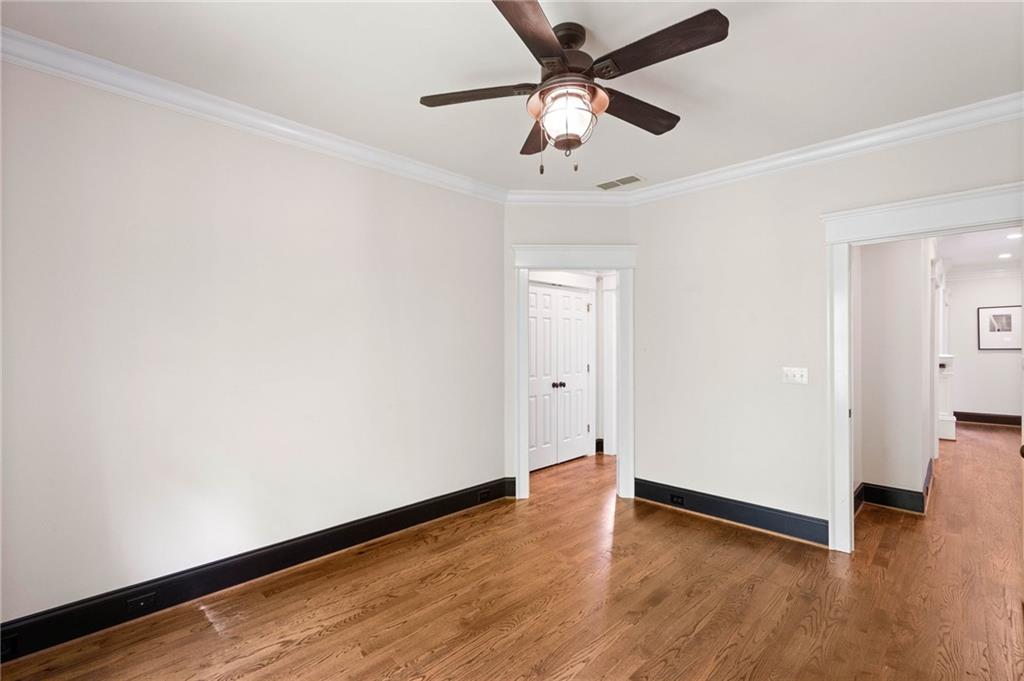 34 PEACHTREE Circle NE