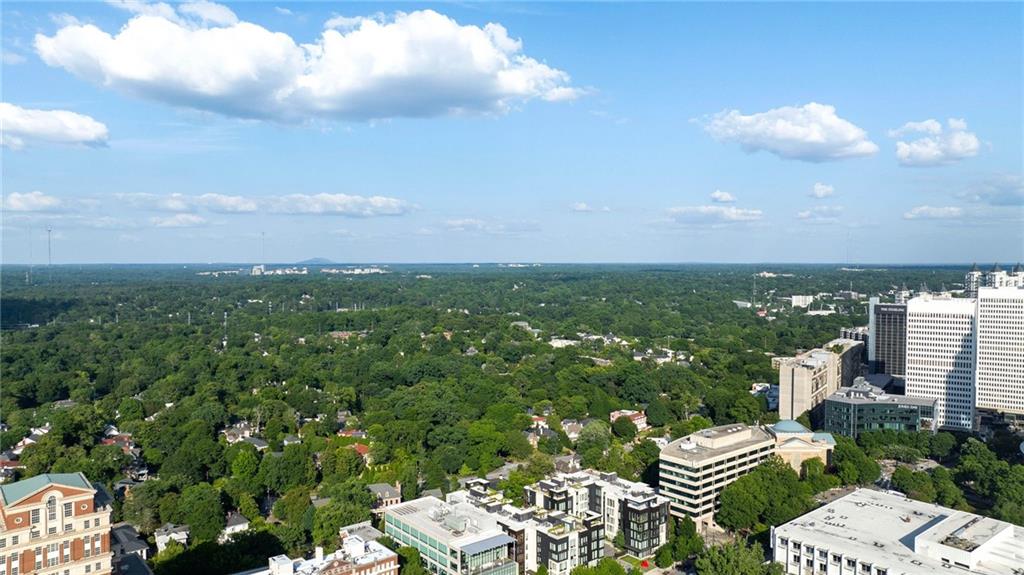 34 PEACHTREE Circle NE