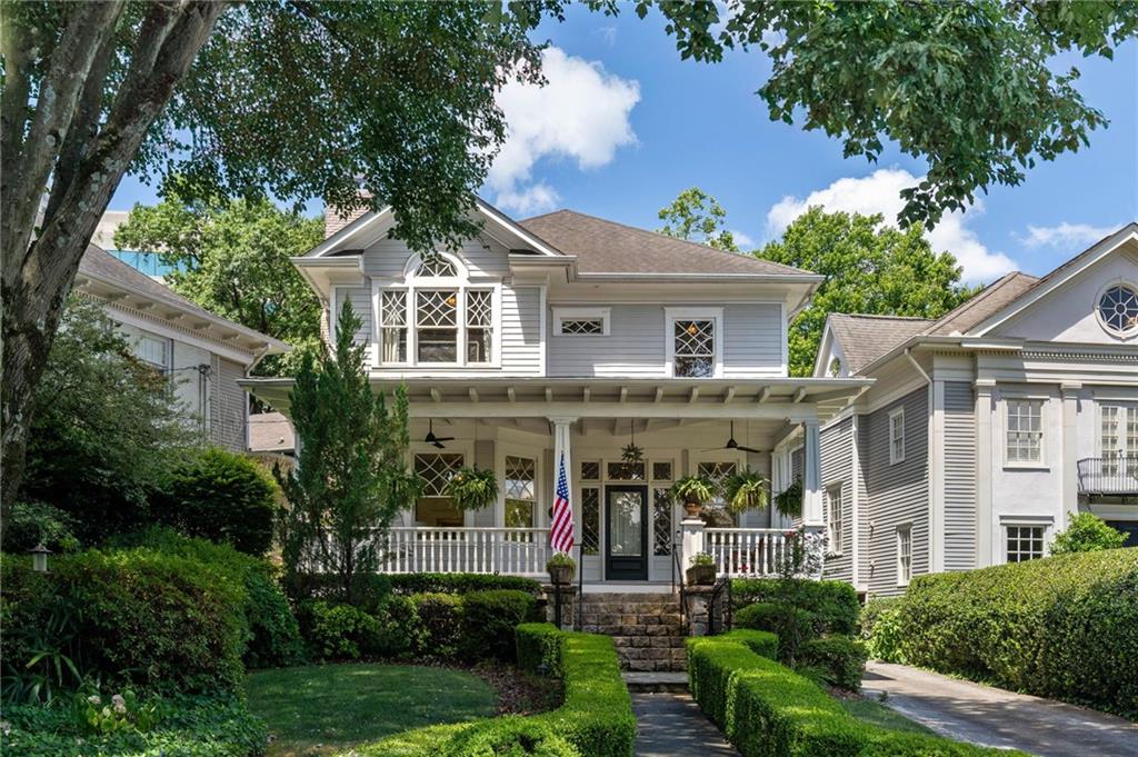 34 PEACHTREE Circle NE