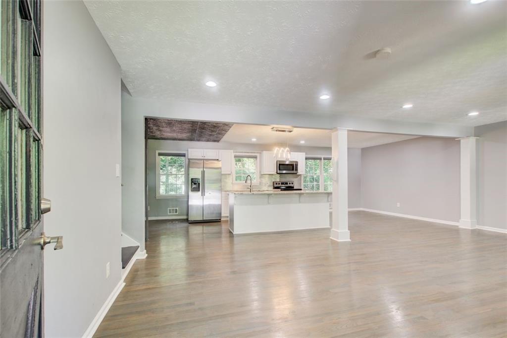 2332 CHEVY CHASE Lane