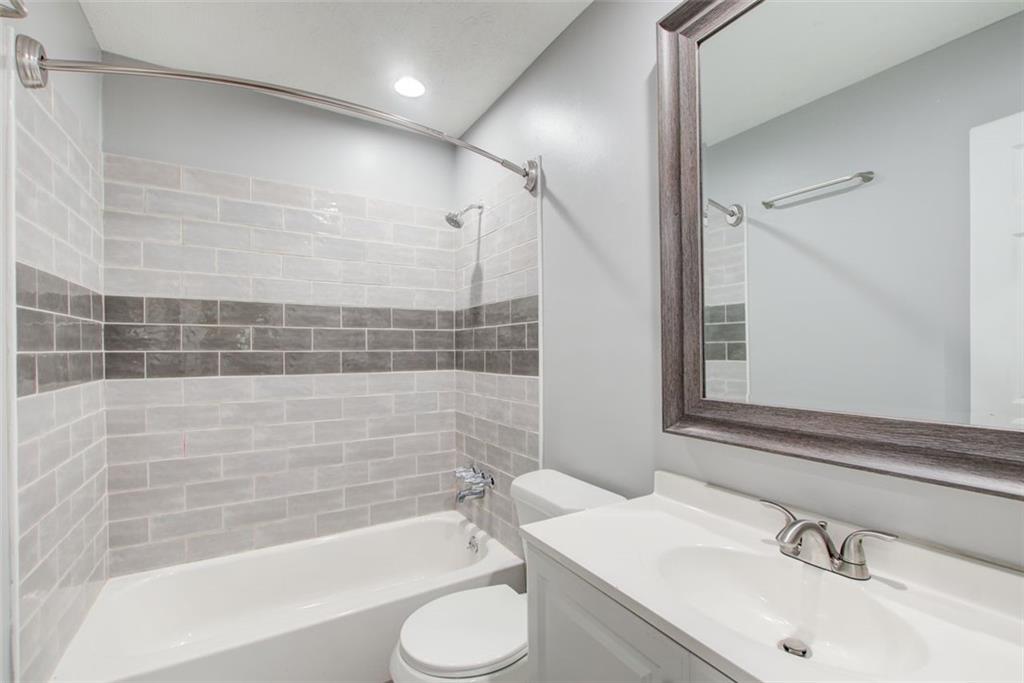 2332 CHEVY CHASE Lane