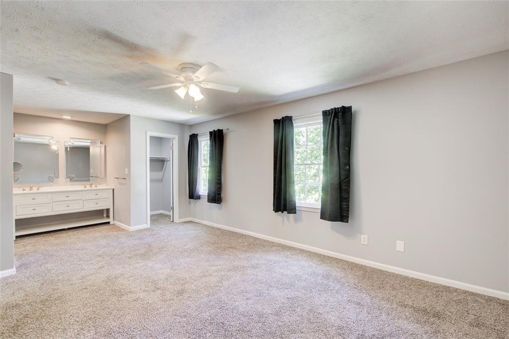 2332 CHEVY CHASE Lane