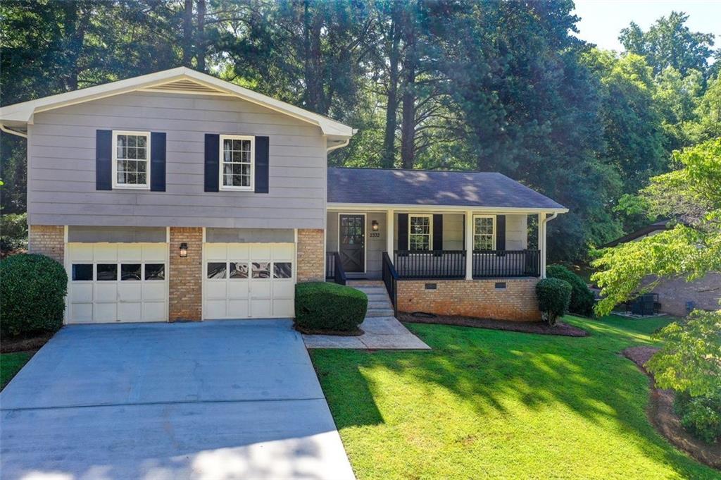 2332 CHEVY CHASE Lane