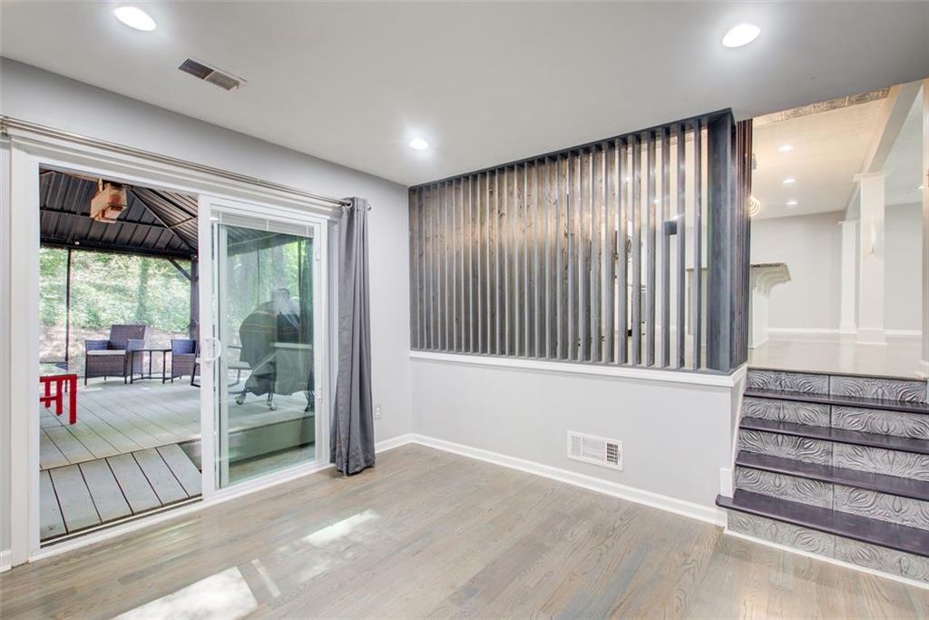 2332 CHEVY CHASE Lane