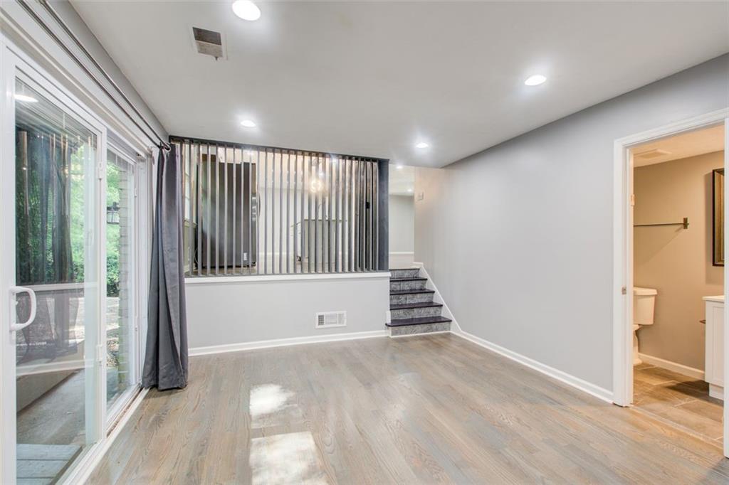 2332 CHEVY CHASE Lane