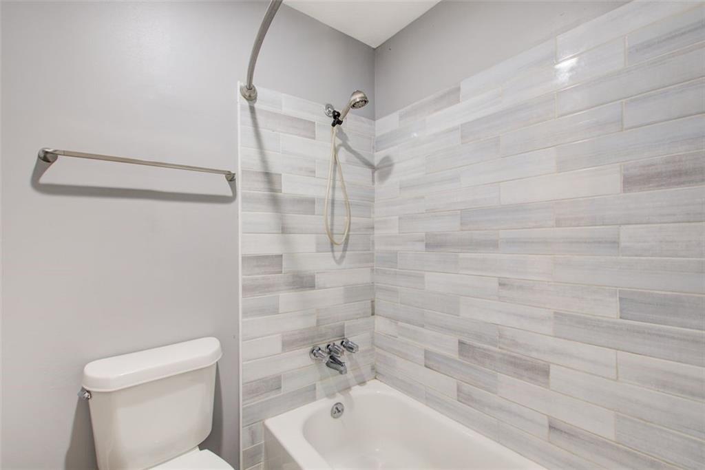 2332 CHEVY CHASE Lane