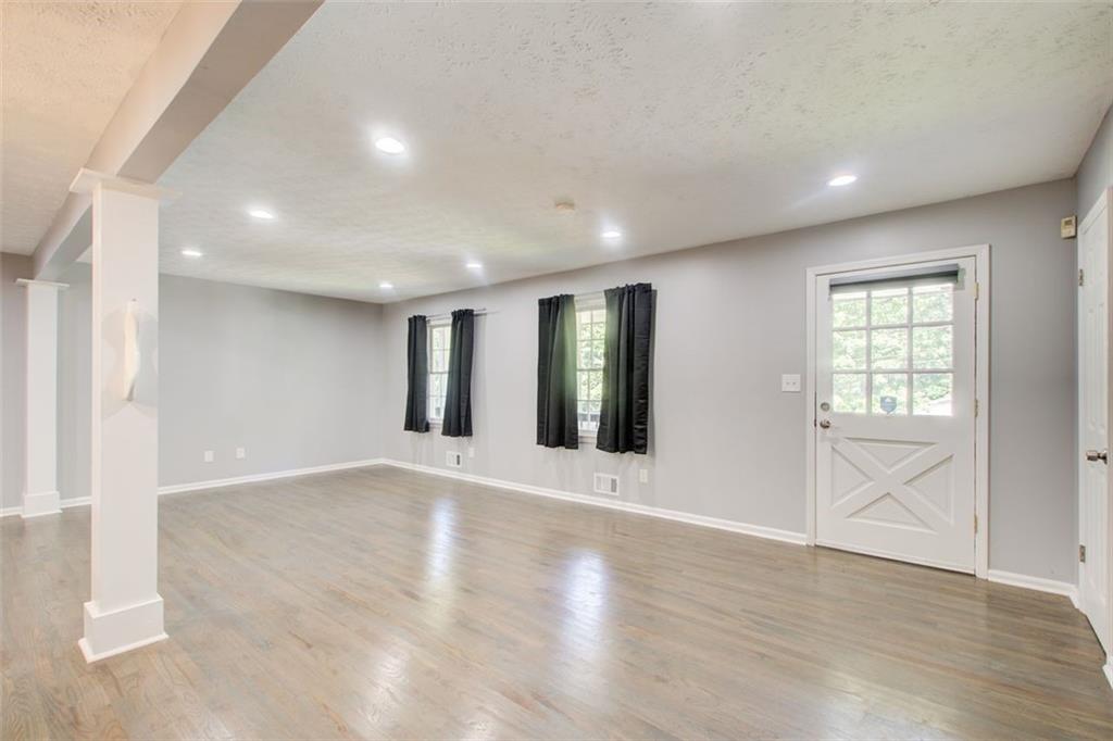 2332 CHEVY CHASE Lane