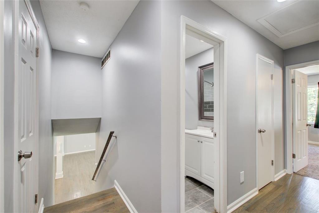 2332 CHEVY CHASE Lane