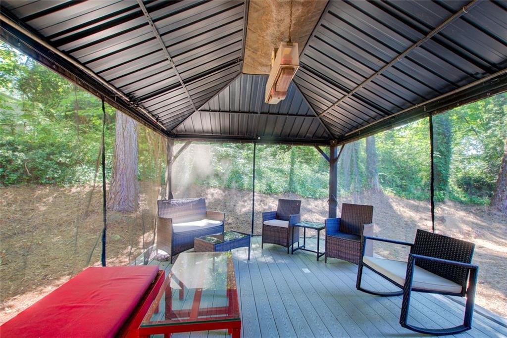 2332 CHEVY CHASE Lane