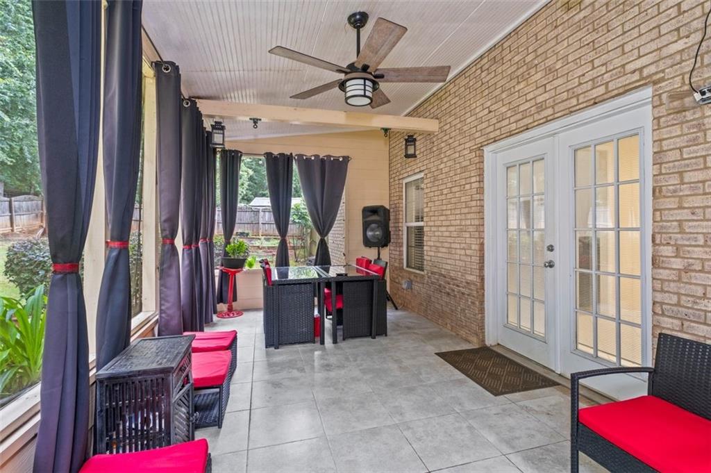 305 MATTHEW Circle