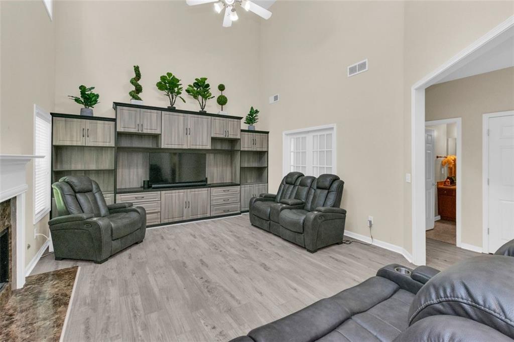 305 MATTHEW Circle