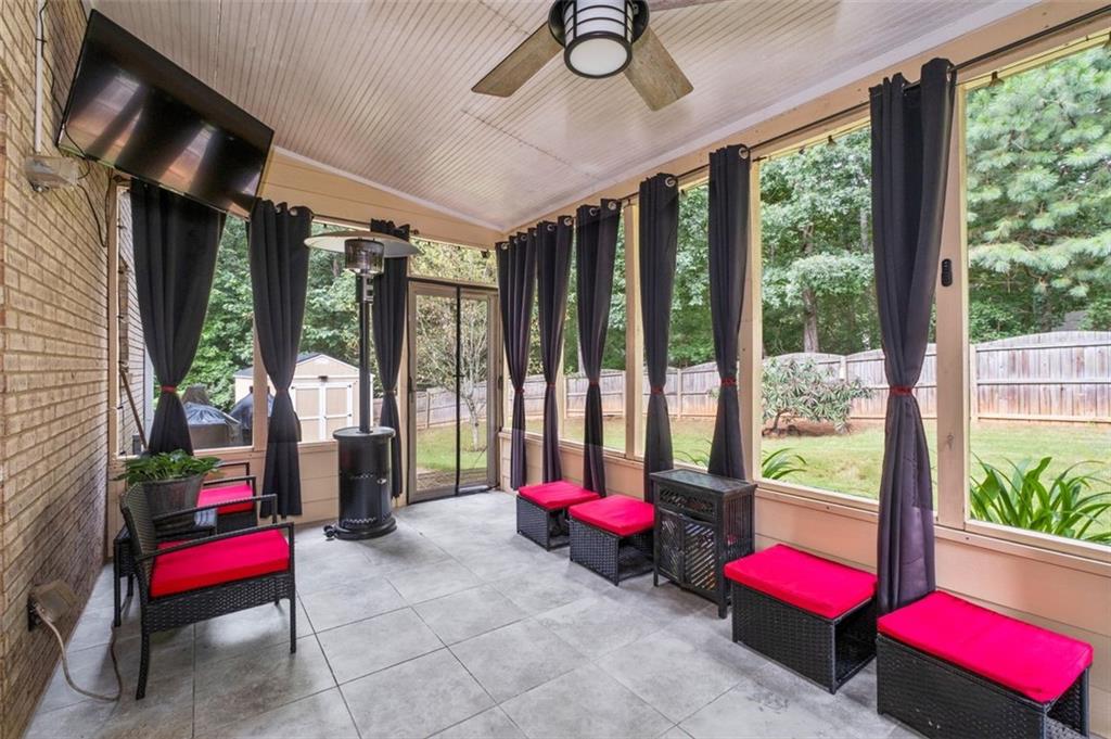 305 MATTHEW Circle