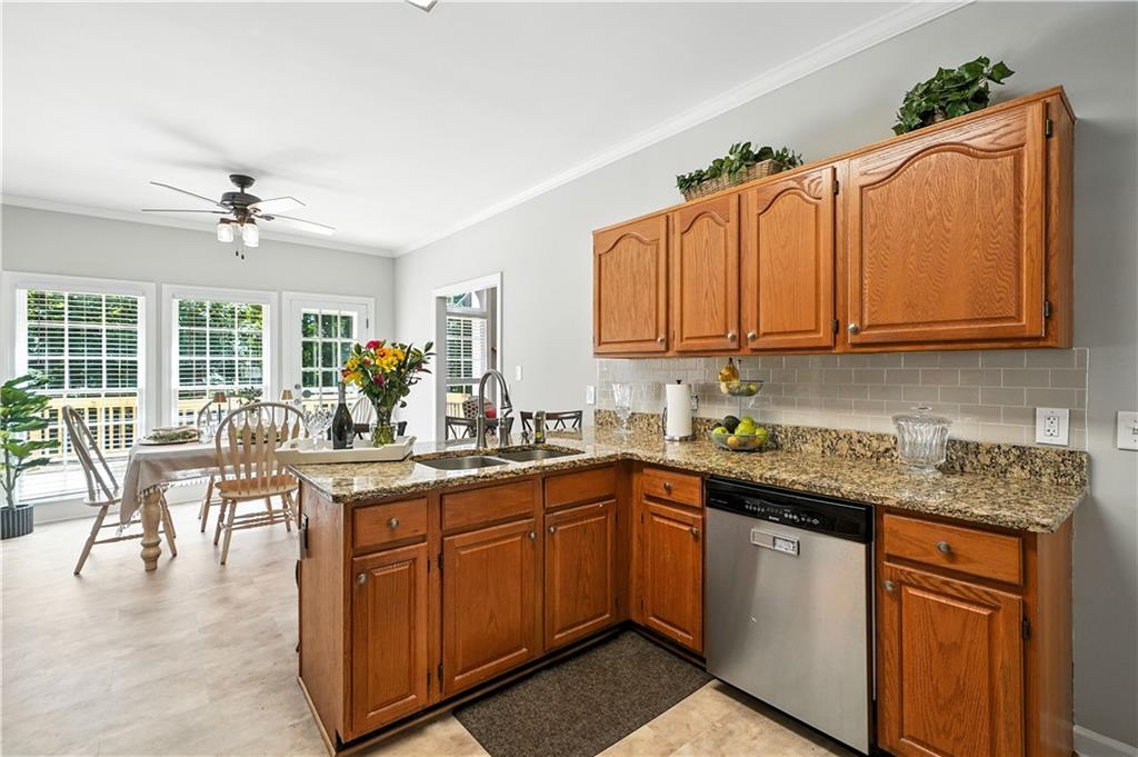 870 FAIRWOOD POINTE NW