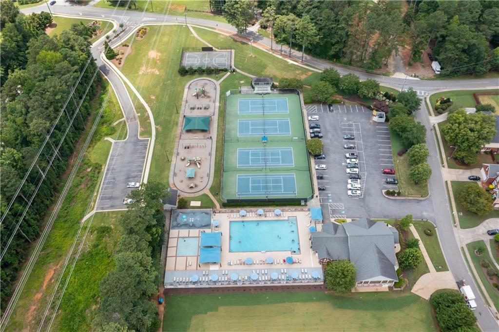 870 FAIRWOOD POINTE NW