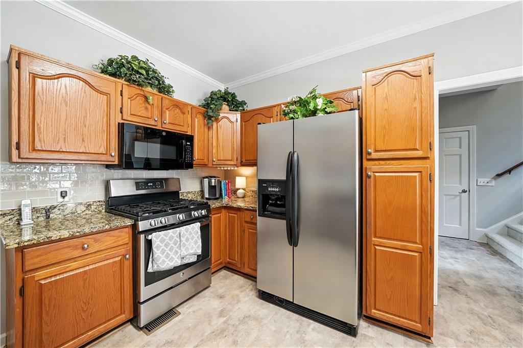 870 FAIRWOOD POINTE NW