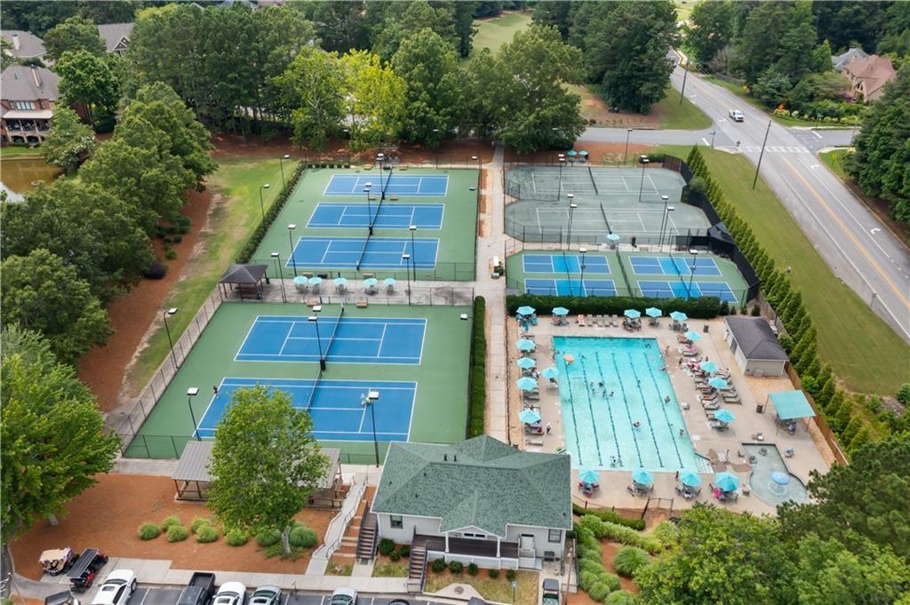 870 FAIRWOOD POINTE NW