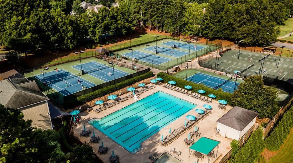 870 FAIRWOOD POINTE NW