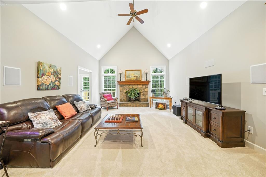 870 FAIRWOOD POINTE NW