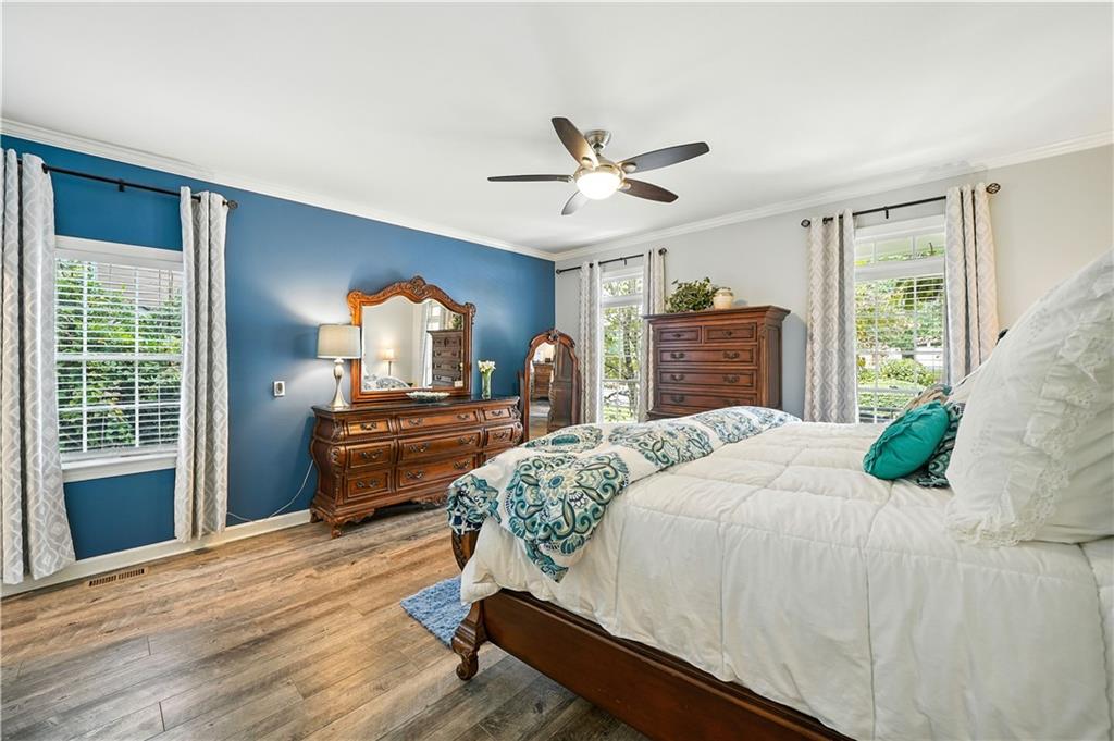 870 FAIRWOOD POINTE NW