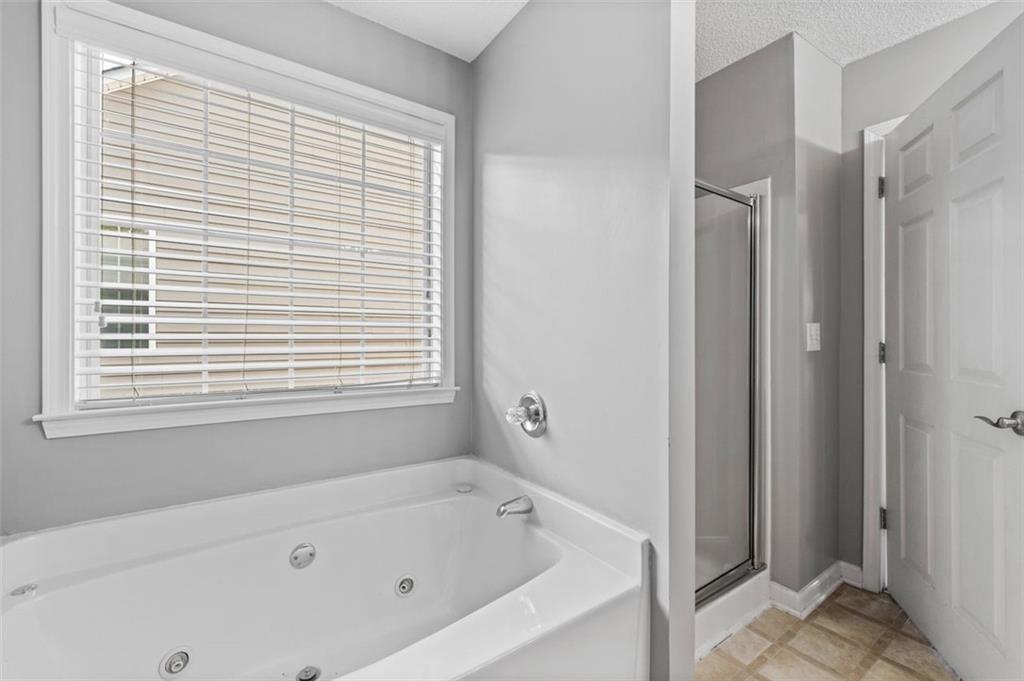 3272 Tiara Circle SW