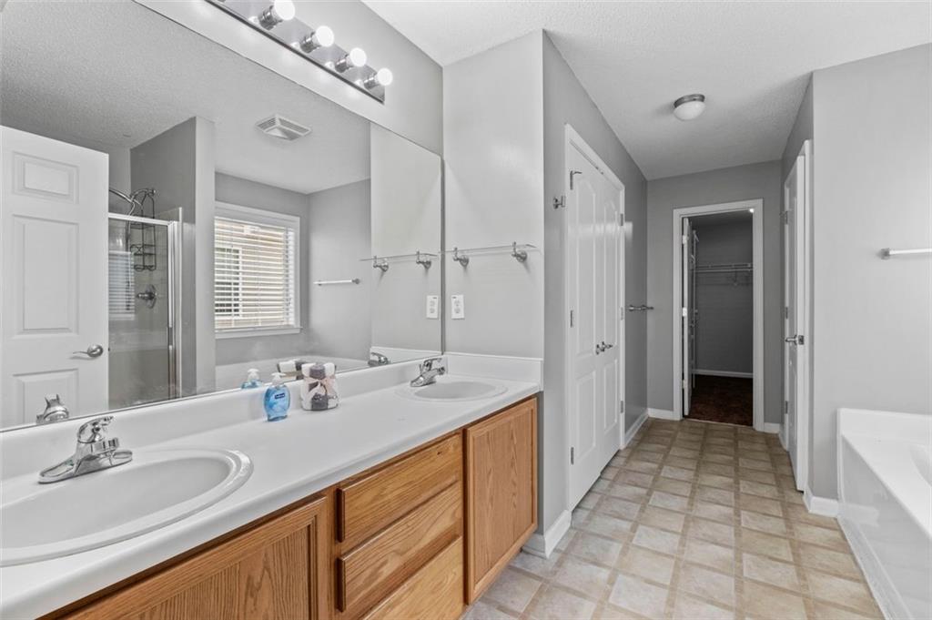 3272 Tiara Circle SW