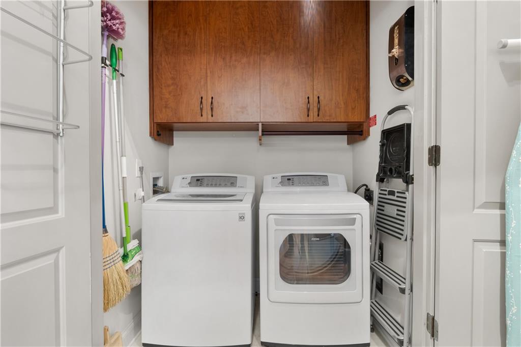 3621 VININGS SLOPE SE Unit 2516