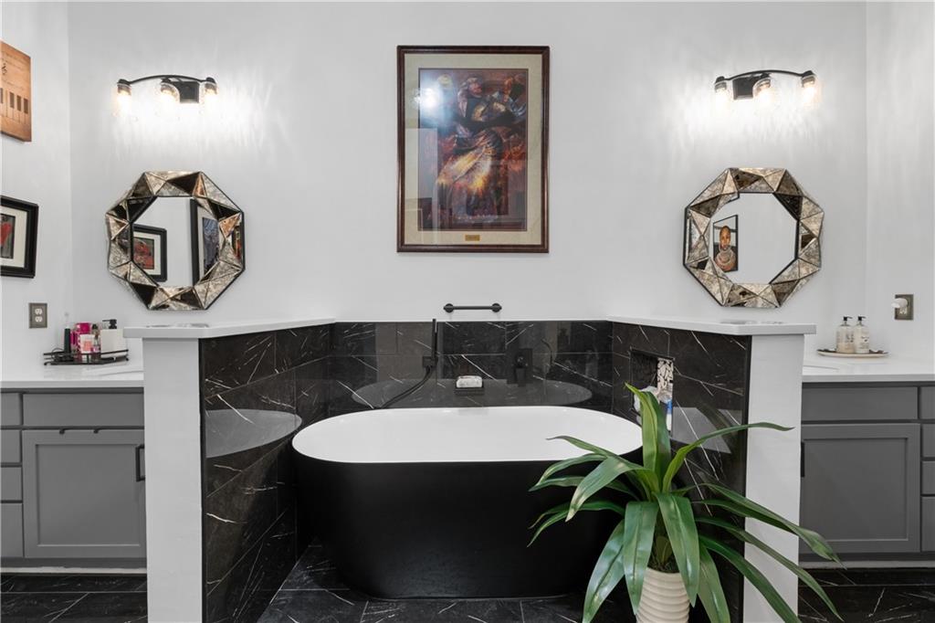 3621 VININGS SLOPE SE Unit 2516